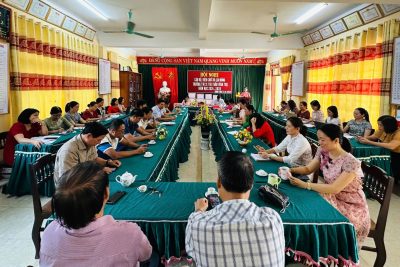 Trường THCS thị trấn Vĩnh Trụ tổ chức Hội nghị cán bộ,